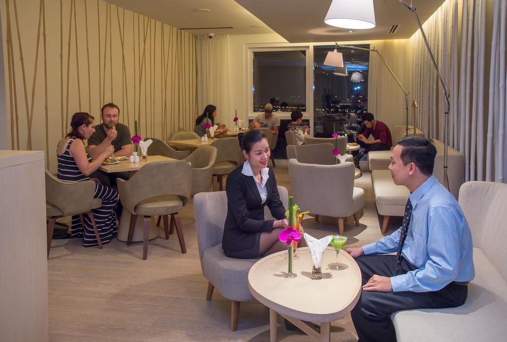 Liberty Saigon Riverside Khách sạn 4*